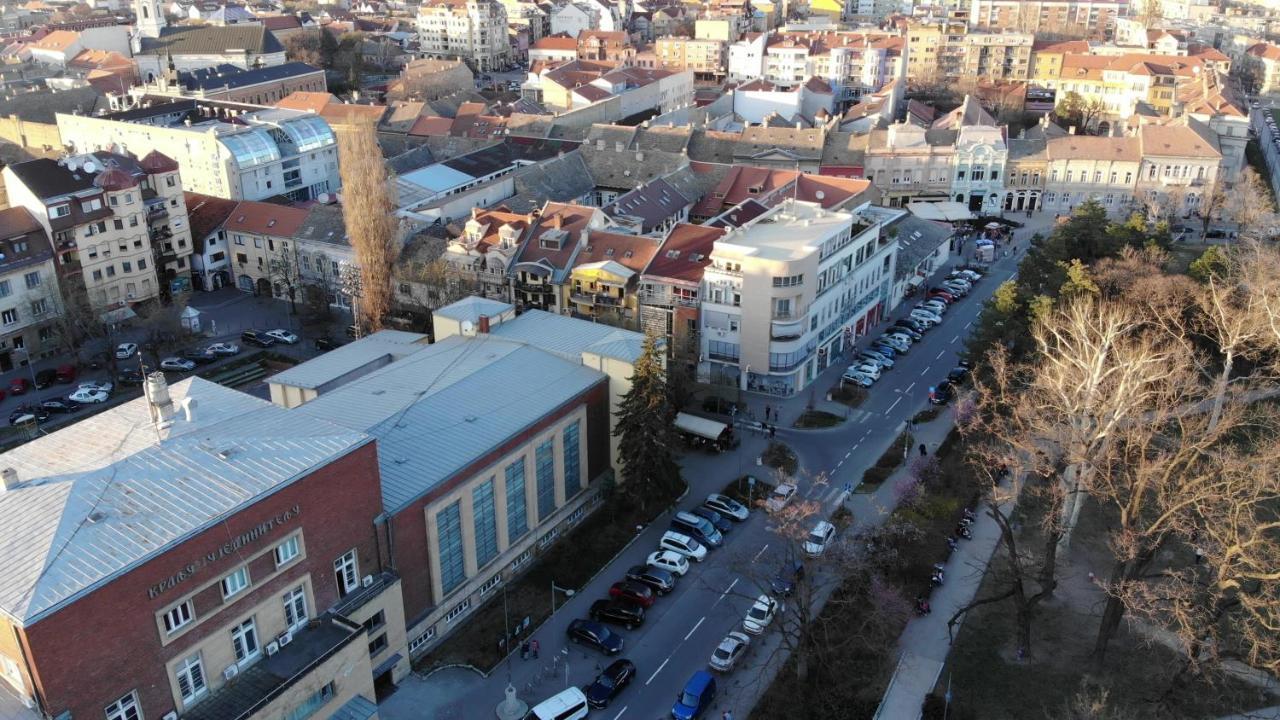 Studio Apartman Ld U Strogom Centru Нови-Сад Экстерьер фото